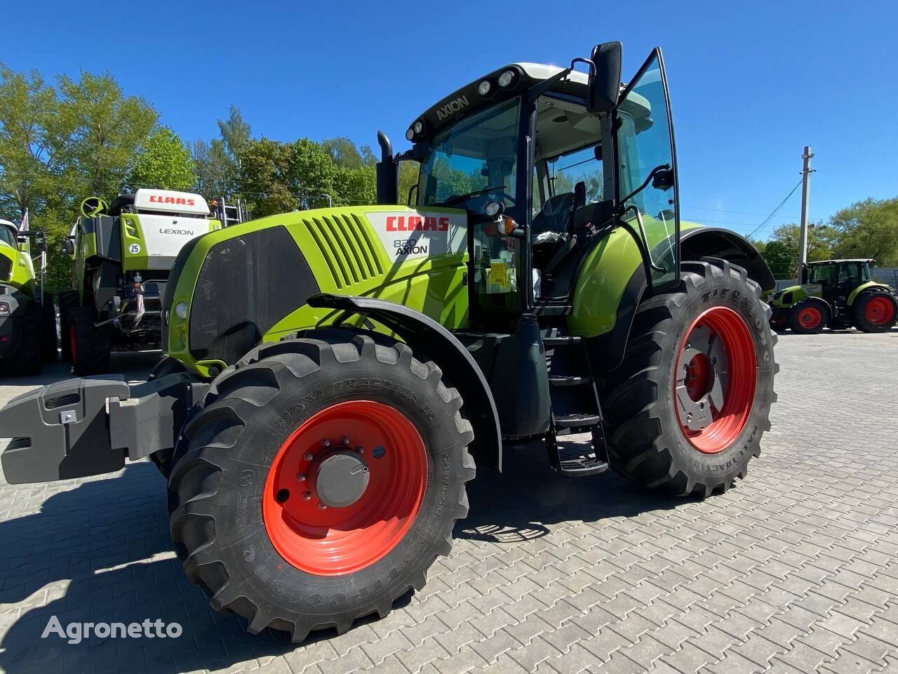 nový kolový traktor Claas AXION 820