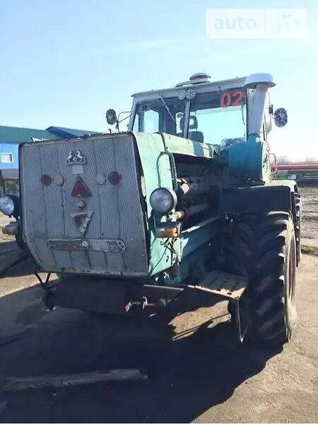 kolový traktor HTZ T-150