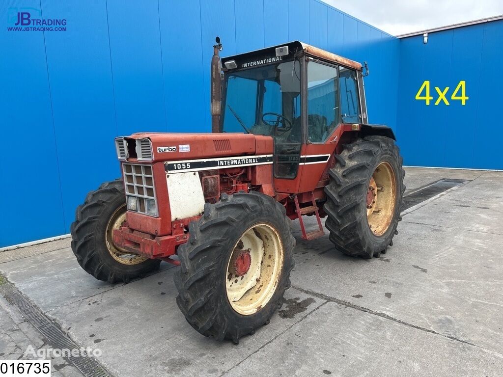 kolový traktor International 1055 4x4, 75 KW, Manual