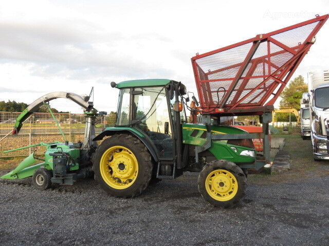 kolový traktor John Deere 1530 4WD 60 horsepower 3200 star with corn harvester A/C Cabin