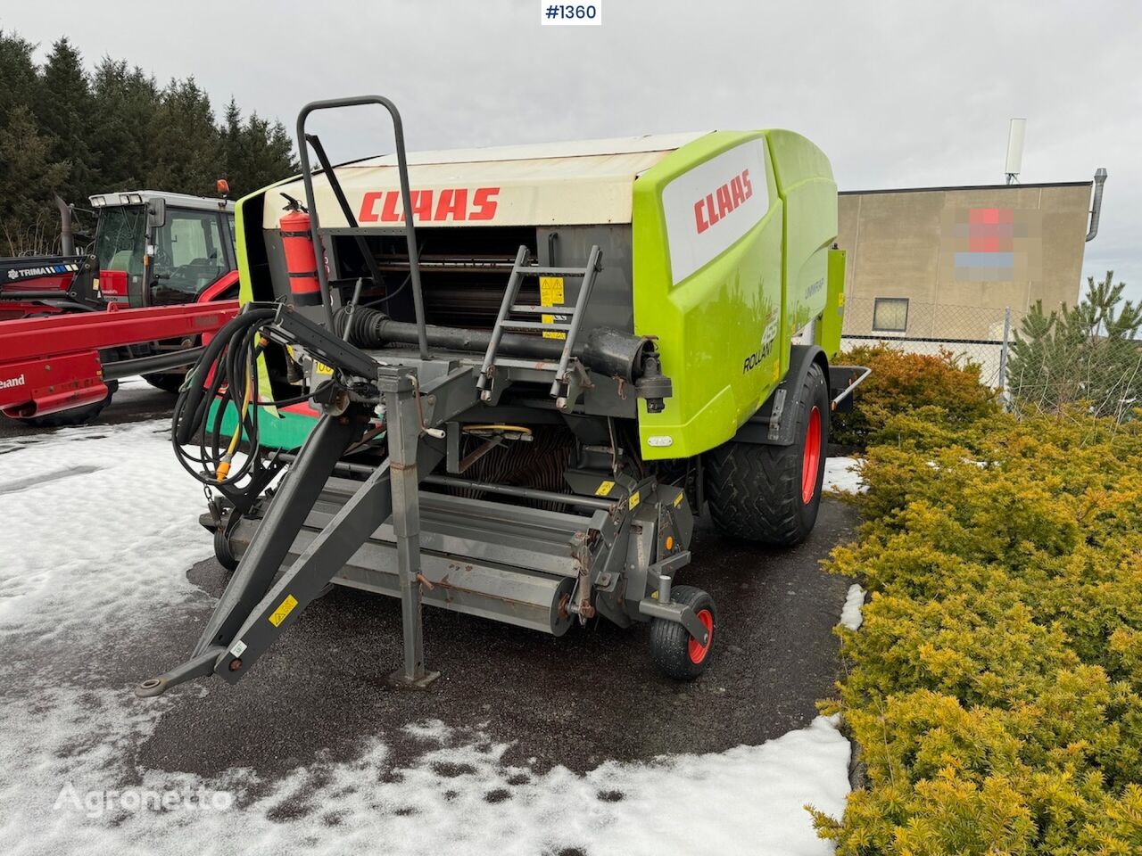 lis na kulaté balíky Claas 255 Uniwrap