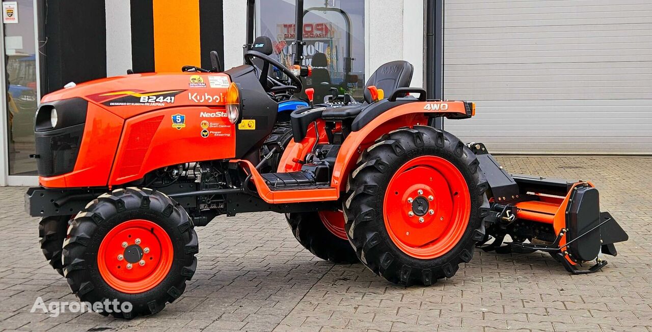 motorový traktor Kubota B2441
