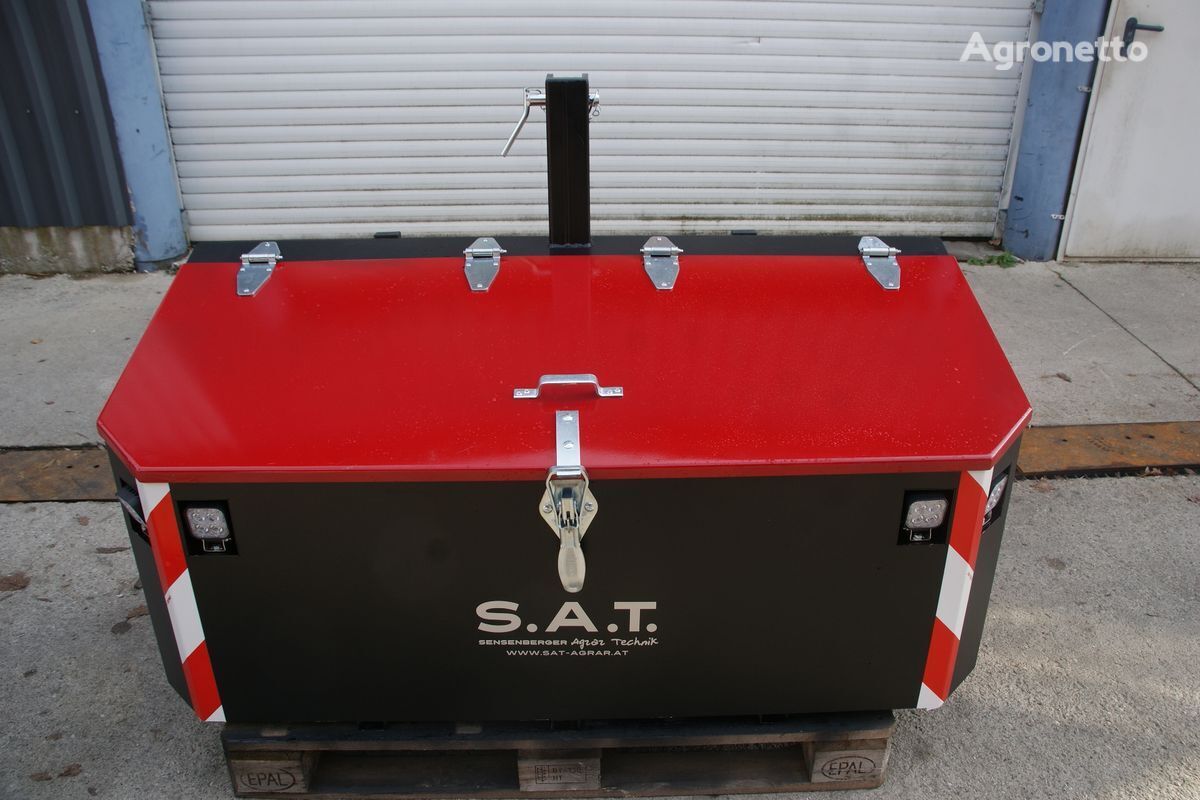 box na nářadí SAT-Transportkiste mit LED pro kolového traktoru