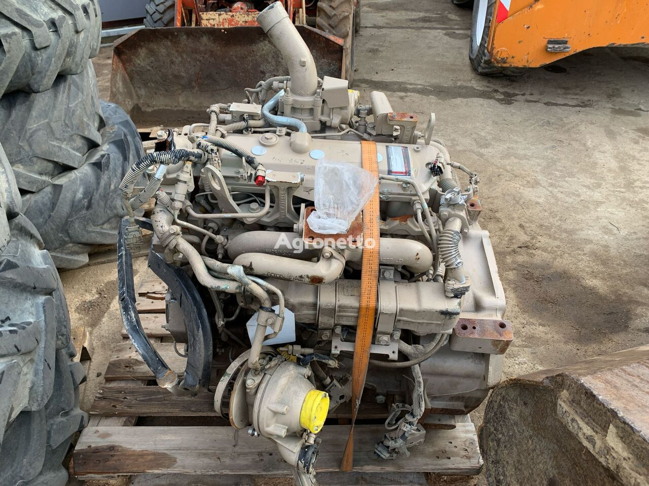 motor John Deere 4045HRT90 ENGINE pro kolového traktoru