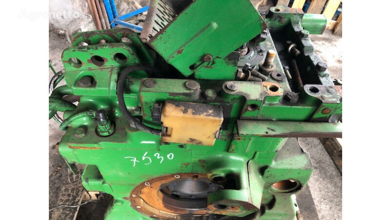 vývodová hřídel John Deere Tylny pro kolového traktoru John Deere 7430 | 7530
