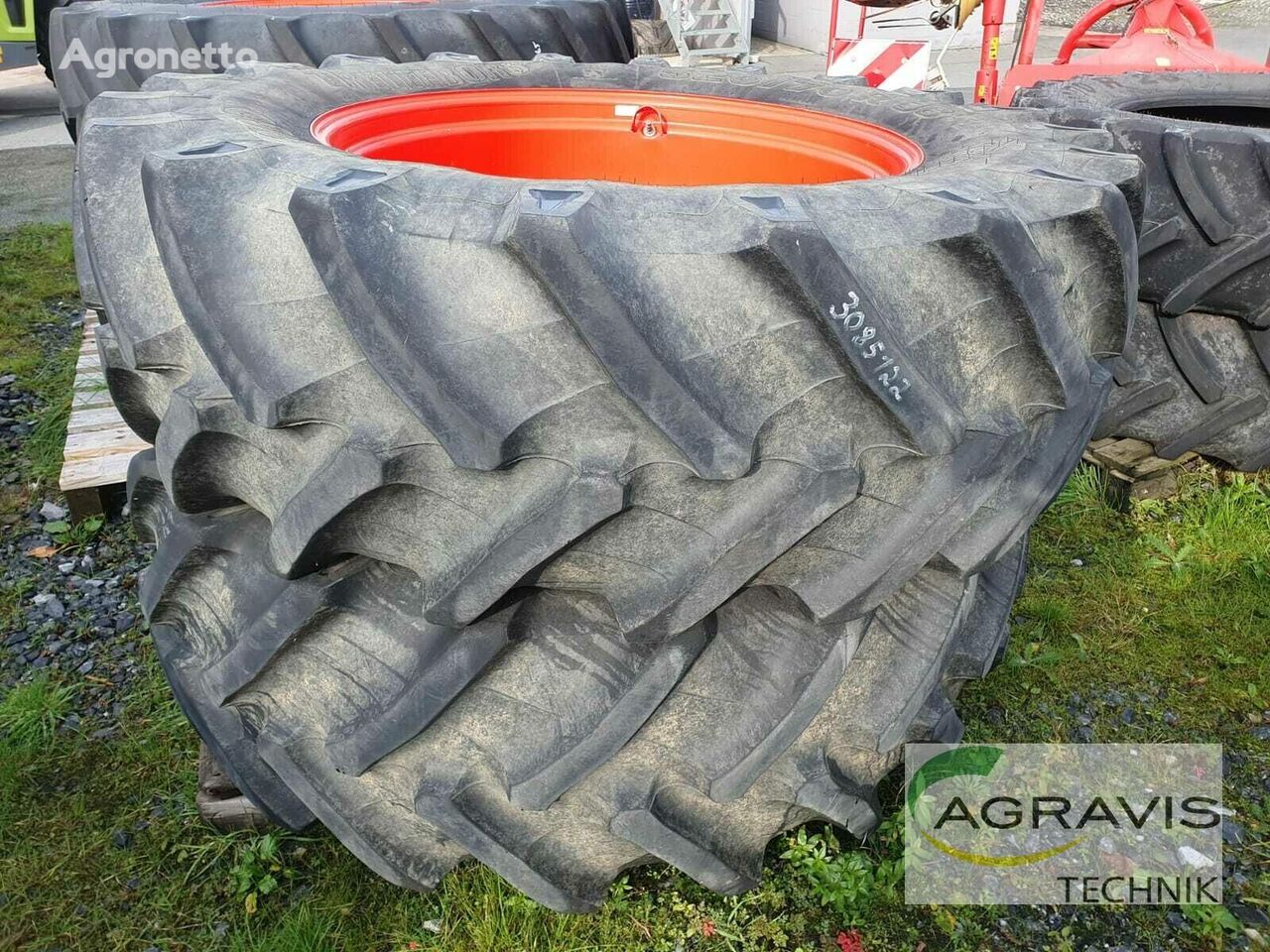 pneumatika pro traktor 520/70 R 38