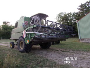 sklízecí mlátička John Deere 1085