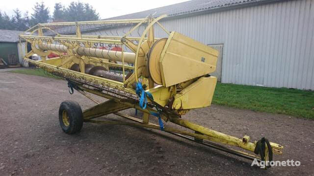 sklízecí mlátička New Holland 13"