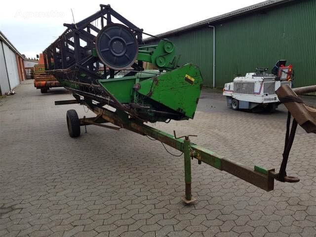 žací ústrojí John Deere 16"